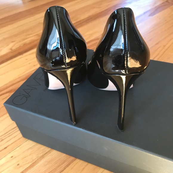 Giambatista Valli patent leather classic pumps - Picture 3 of 8