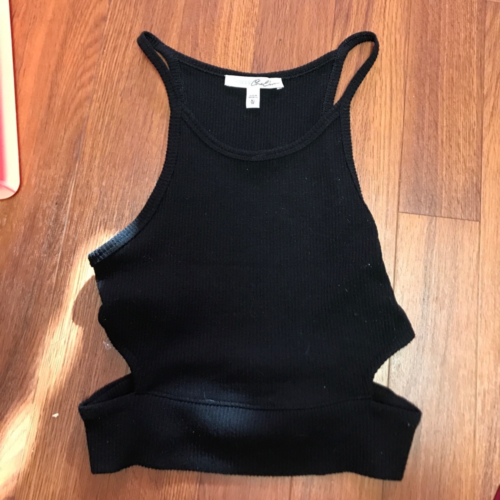 XS express shirt with cut out sides