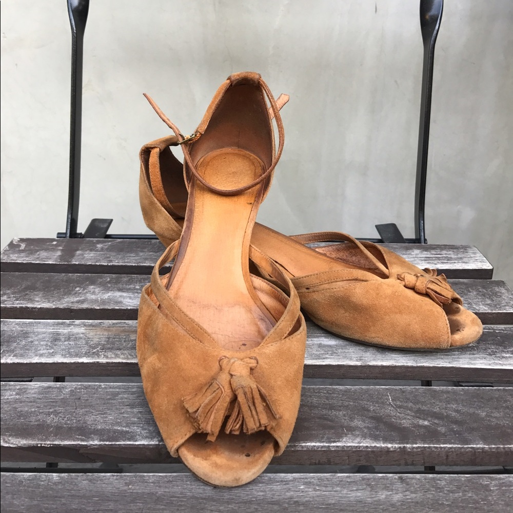 Madewell tan suede low heel sandals with tassel