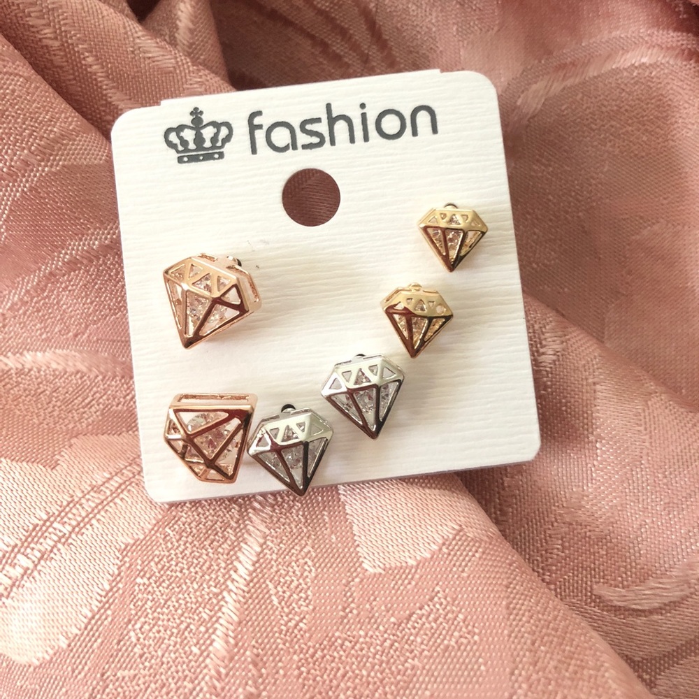 Diamond earrings set