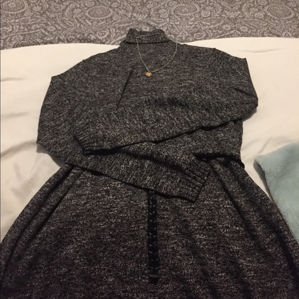Max studio sweater dress size large