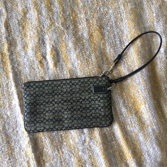 COACH Wristlet - Picture 4 of 8