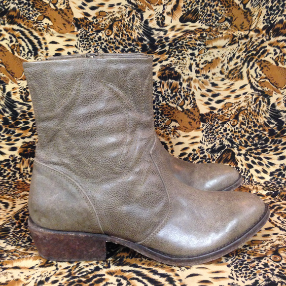 Matisse Alta Hand Made Leather Ankle Boot - Picture 1 of 4