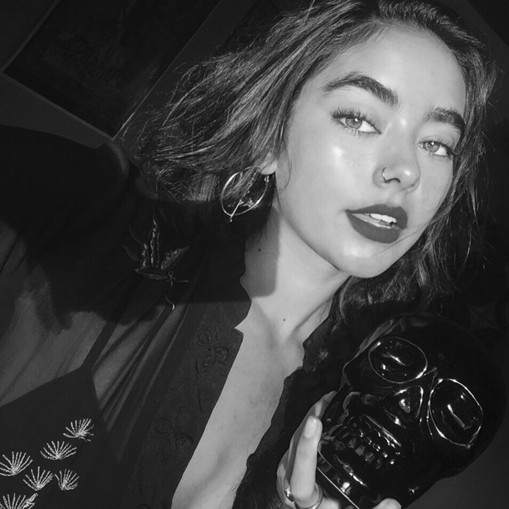 Meet your Posher, Malia