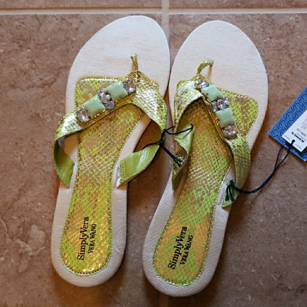 Simply Vera flip flops