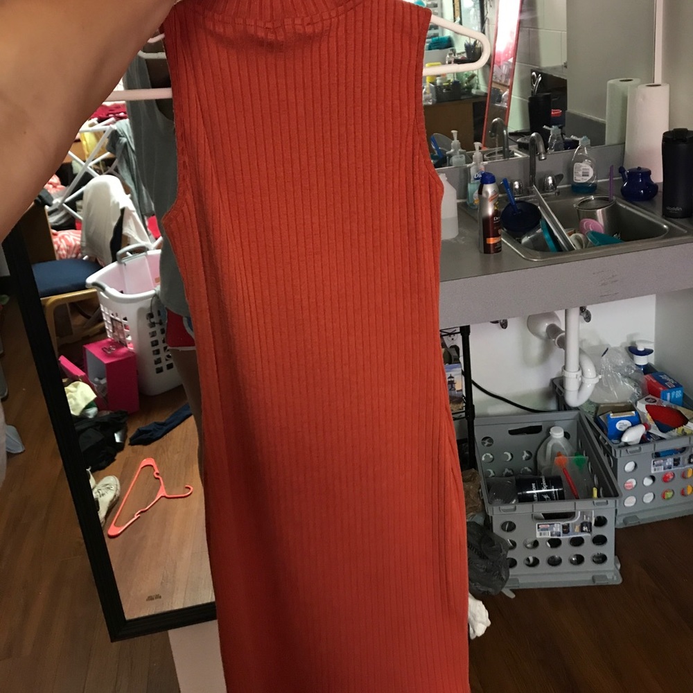 Dress - Picture 3 of 3
