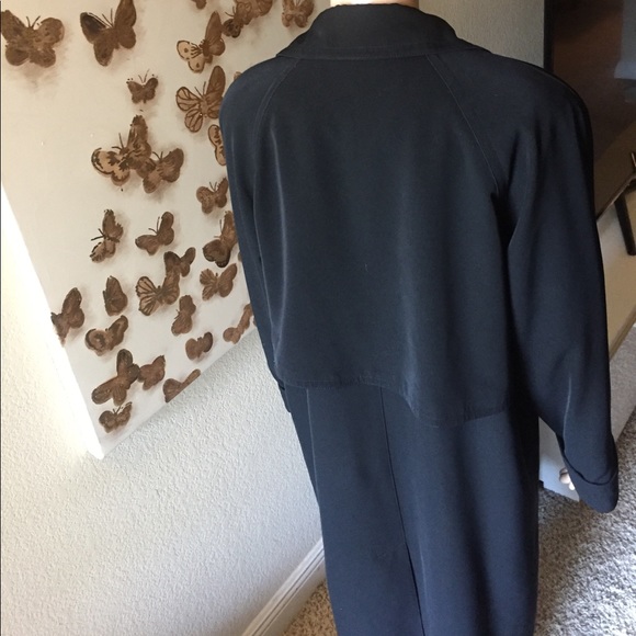 Black trench coat - Picture 6 of 8