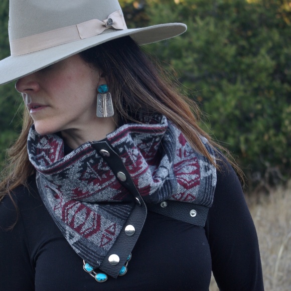 Aztec print cowl - Picture 2 of 4