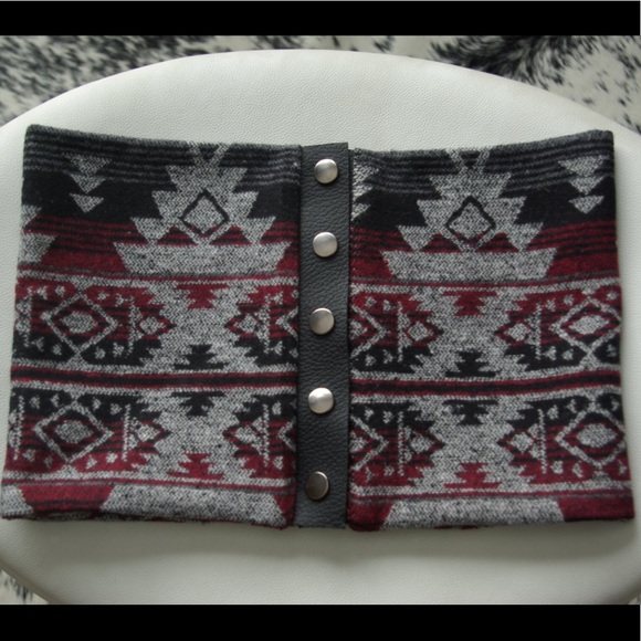 Aztec print cowl - Picture 4 of 4