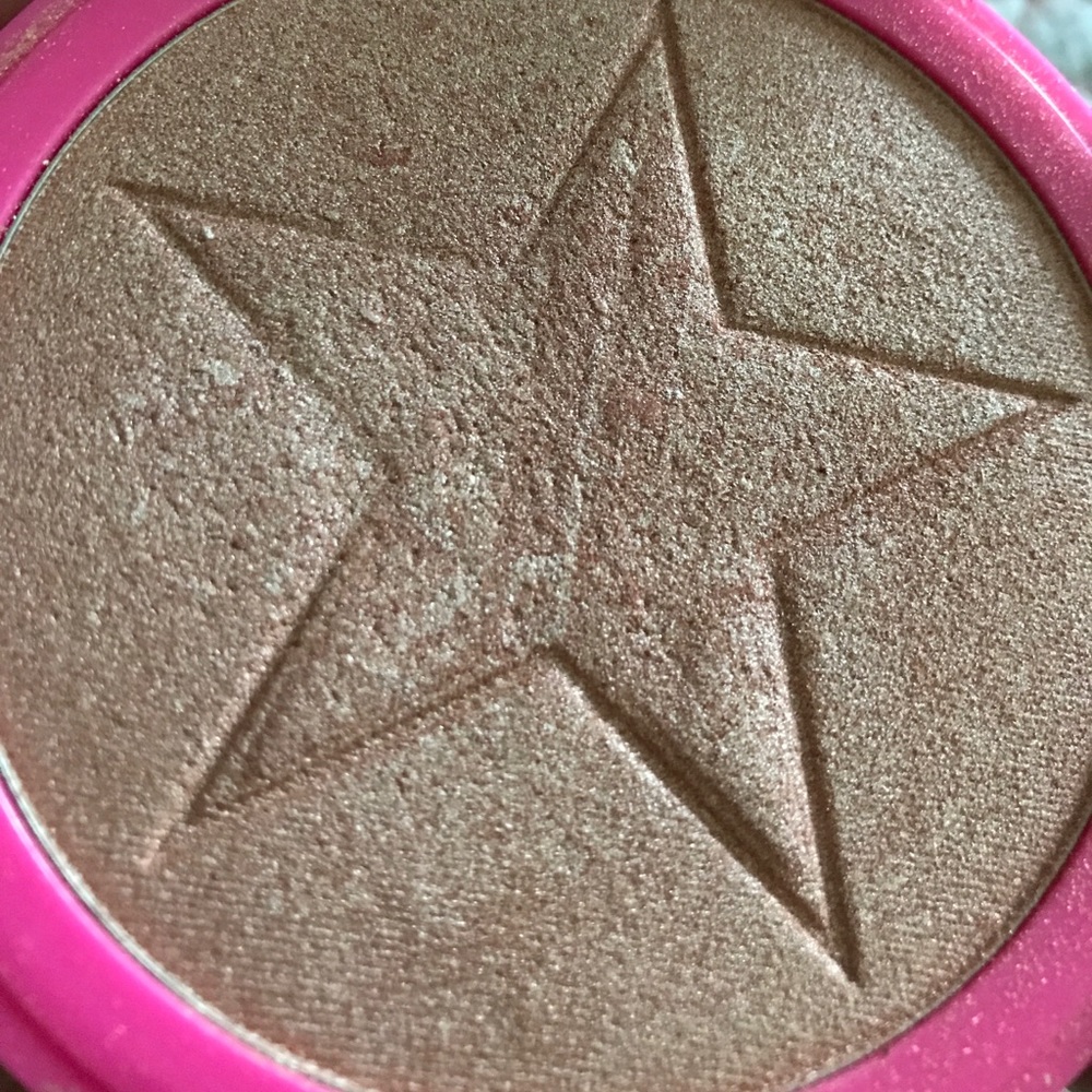 Jeffree Star highlighter.