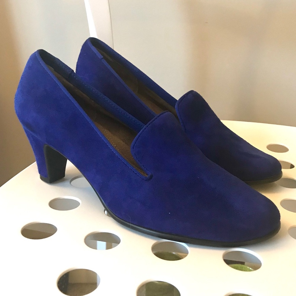 Aerosoles bright cobalt vintage-style heels