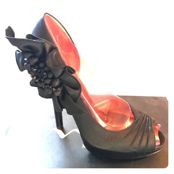 Nina Shoes - NEW Nina Neva Black Satin Heels, Size 7