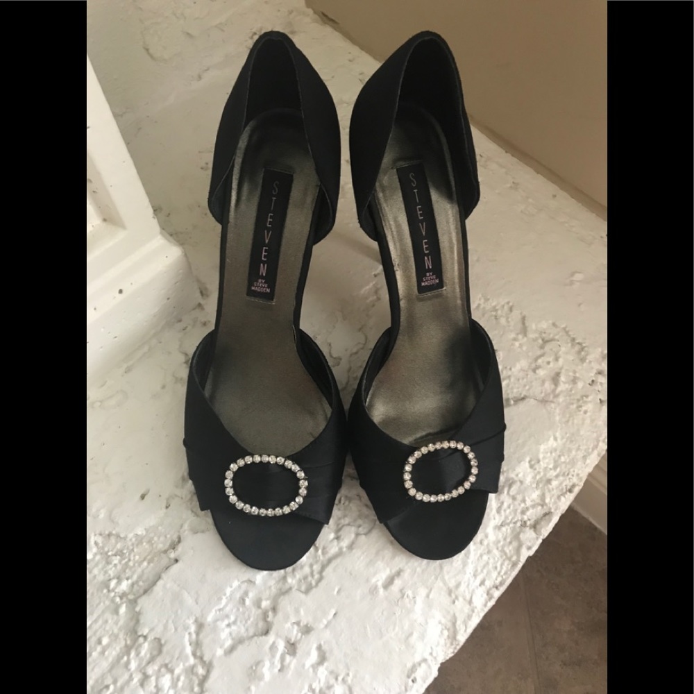 Steve Madden black satin peep toe heels