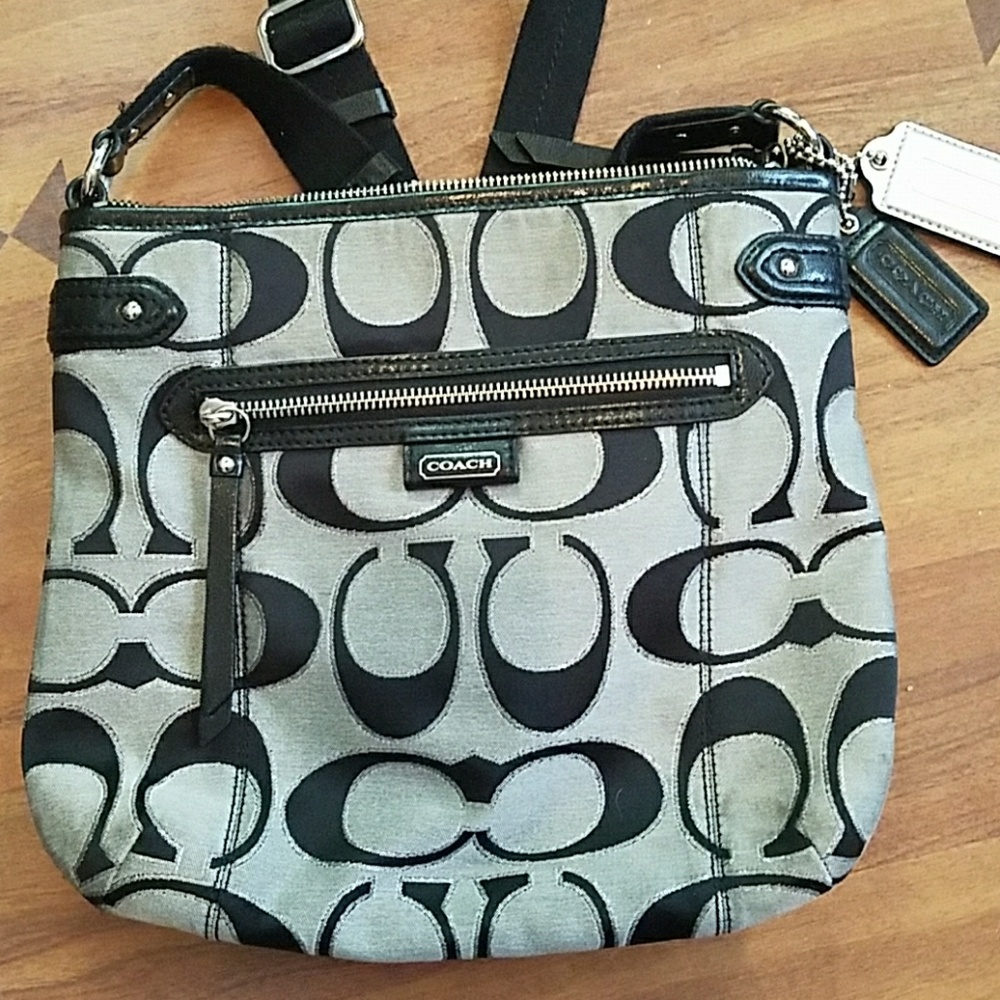 Coach medium size crossbody
