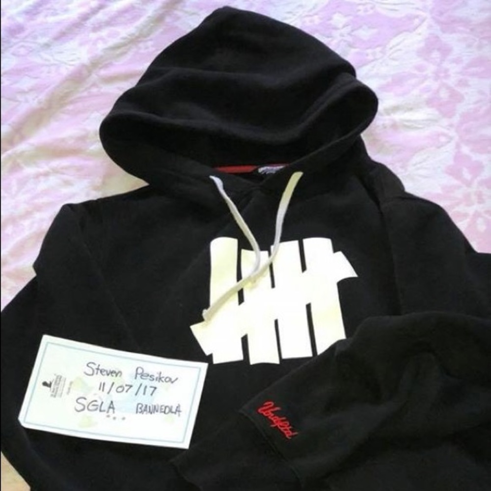 SIZE L UNDEFEATED UNDFTD FIVE STRIKES HOODY