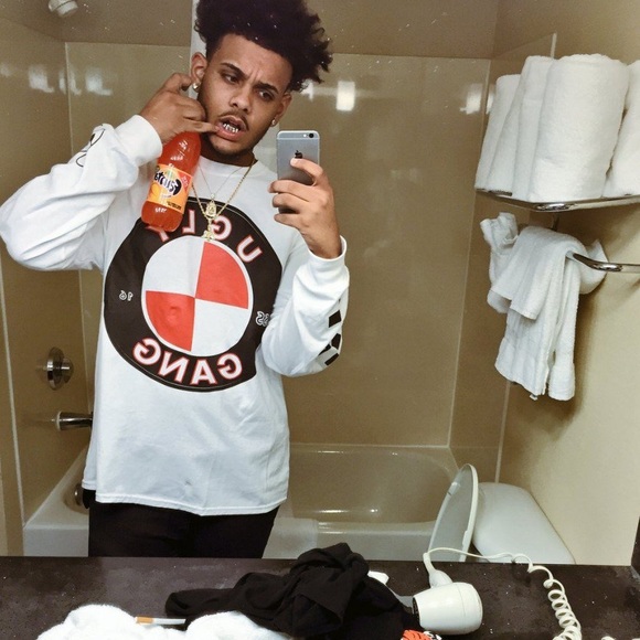 Meet your Posher, Chris - Picture 1 of 1