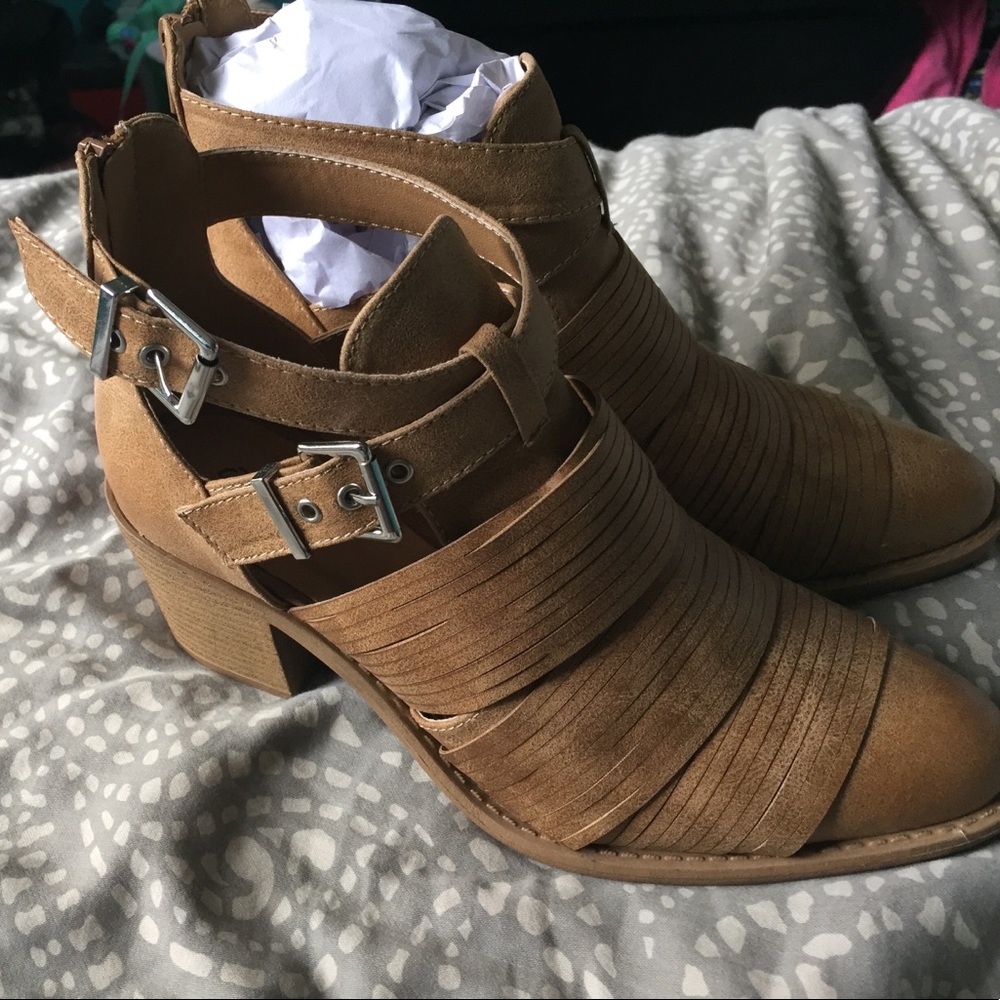 Qupid brown booties