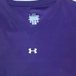 Under Armour shirt like new. Fits like M OR SM