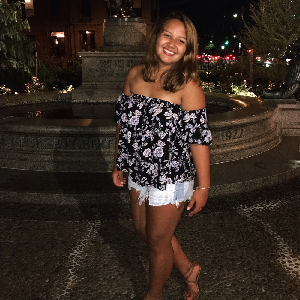 Meet your Posher, Jessica