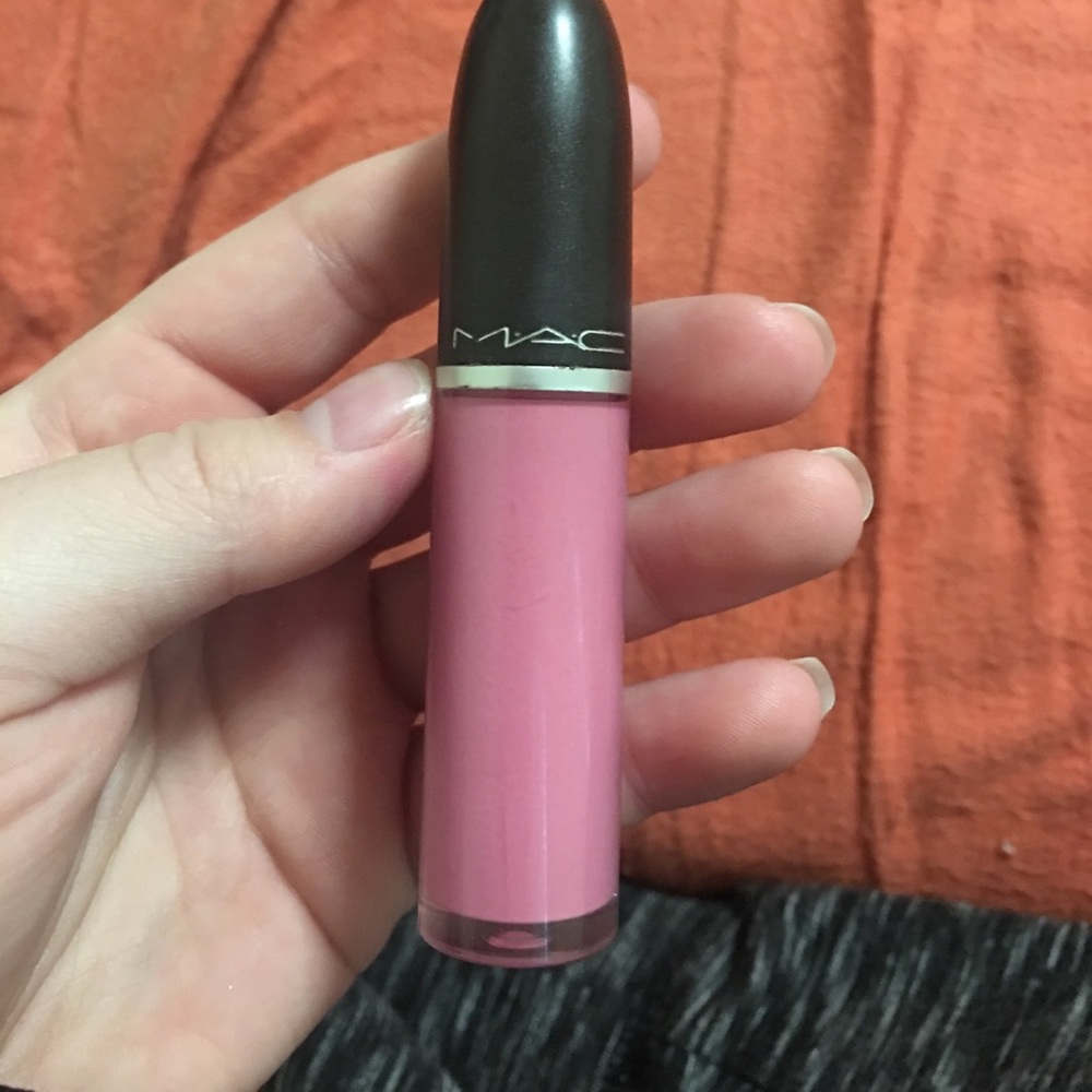 Divine pink mac lip