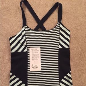 Lululemon Work It Out Tank size 8 green and black