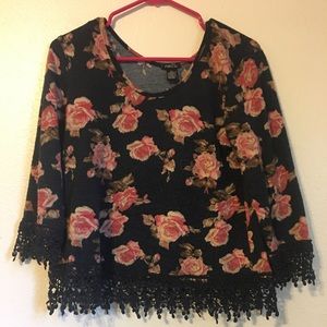 Crop top with lace hem