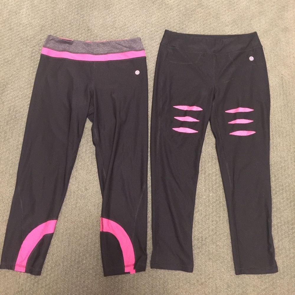 2 pairs of Vovo athletic crop leggings