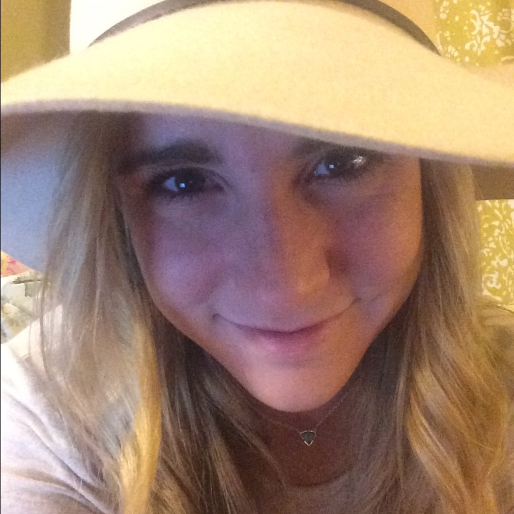 Meet your Posher, Anne