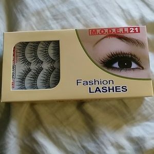 Model 21 fashion eyelashes