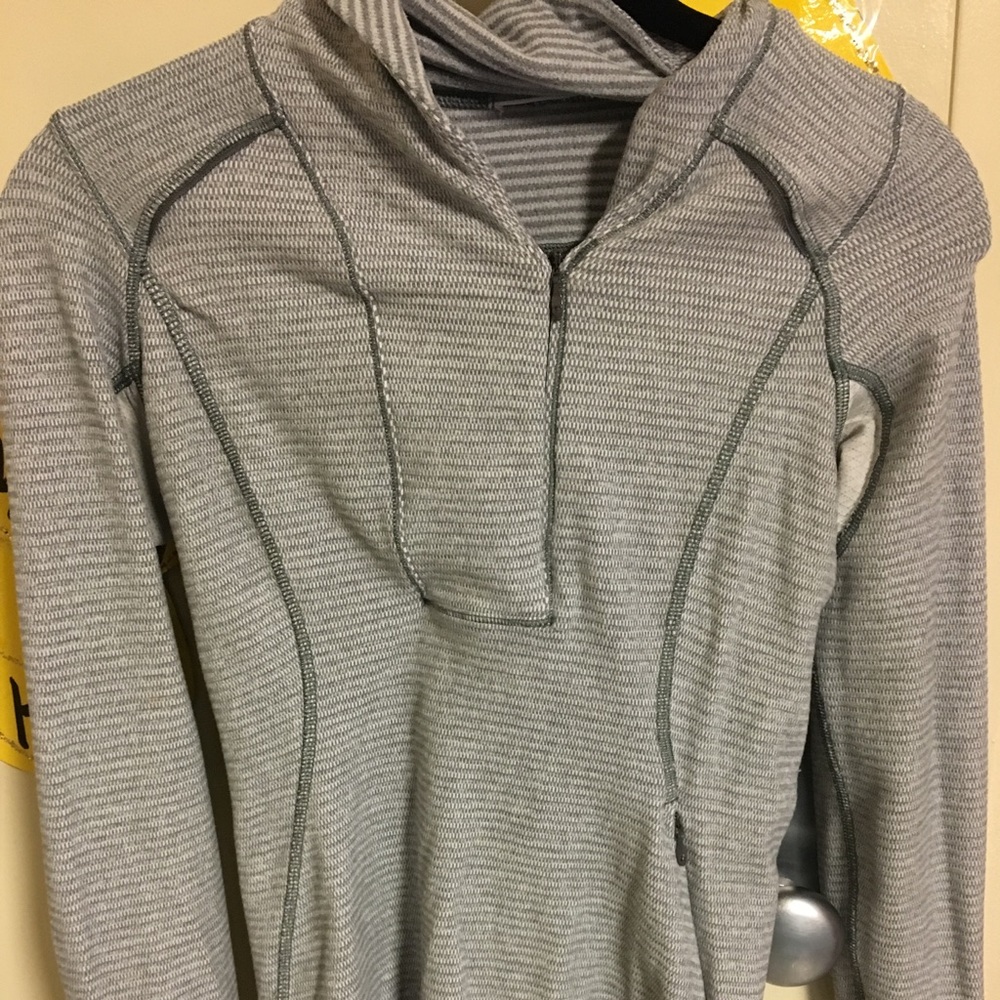 Lululemon pull over