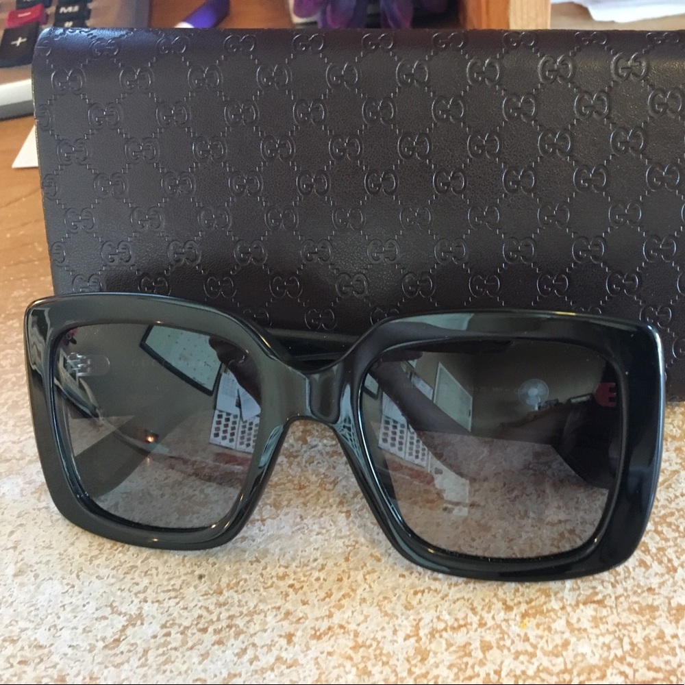 AUTHENTIC Gucci Sunglasses 🕶
