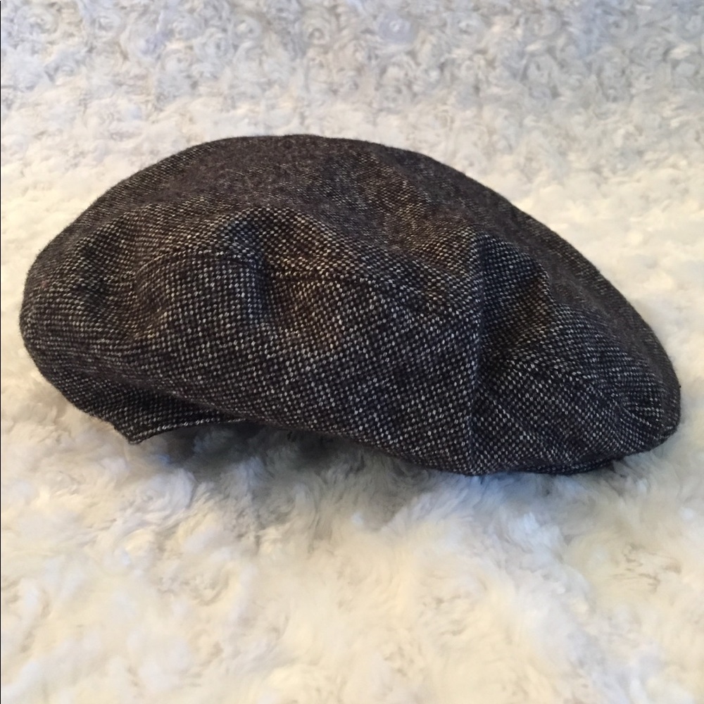 Like new Paper boy hat size 0-6 month