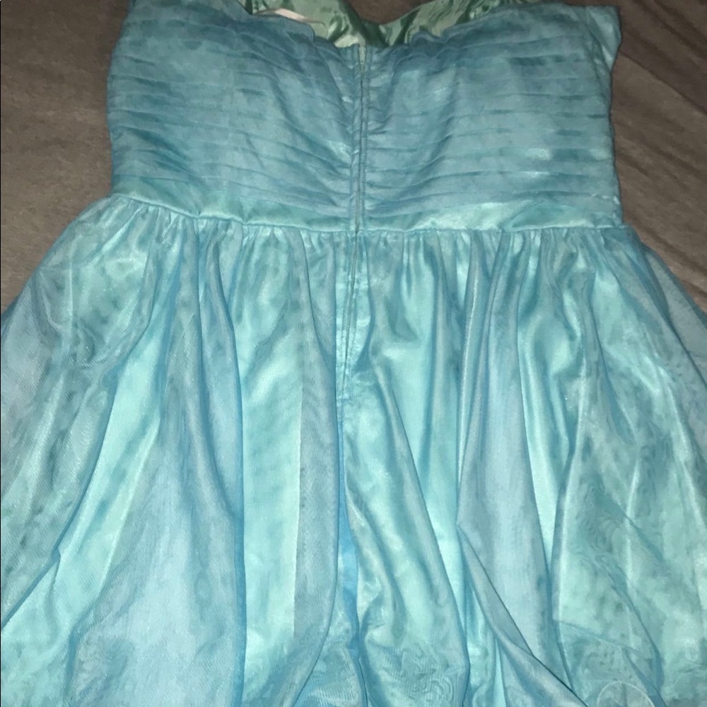Dress - Picture 2 of 2