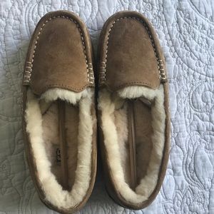 Brand new UGG Ansley slippers in Chestnut, size 8.