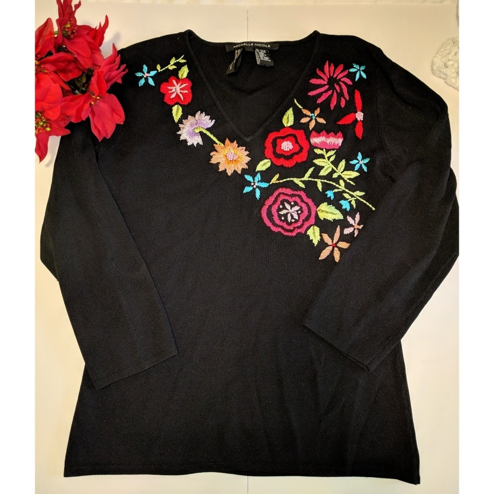 Michelle Nicole embroidered v neck