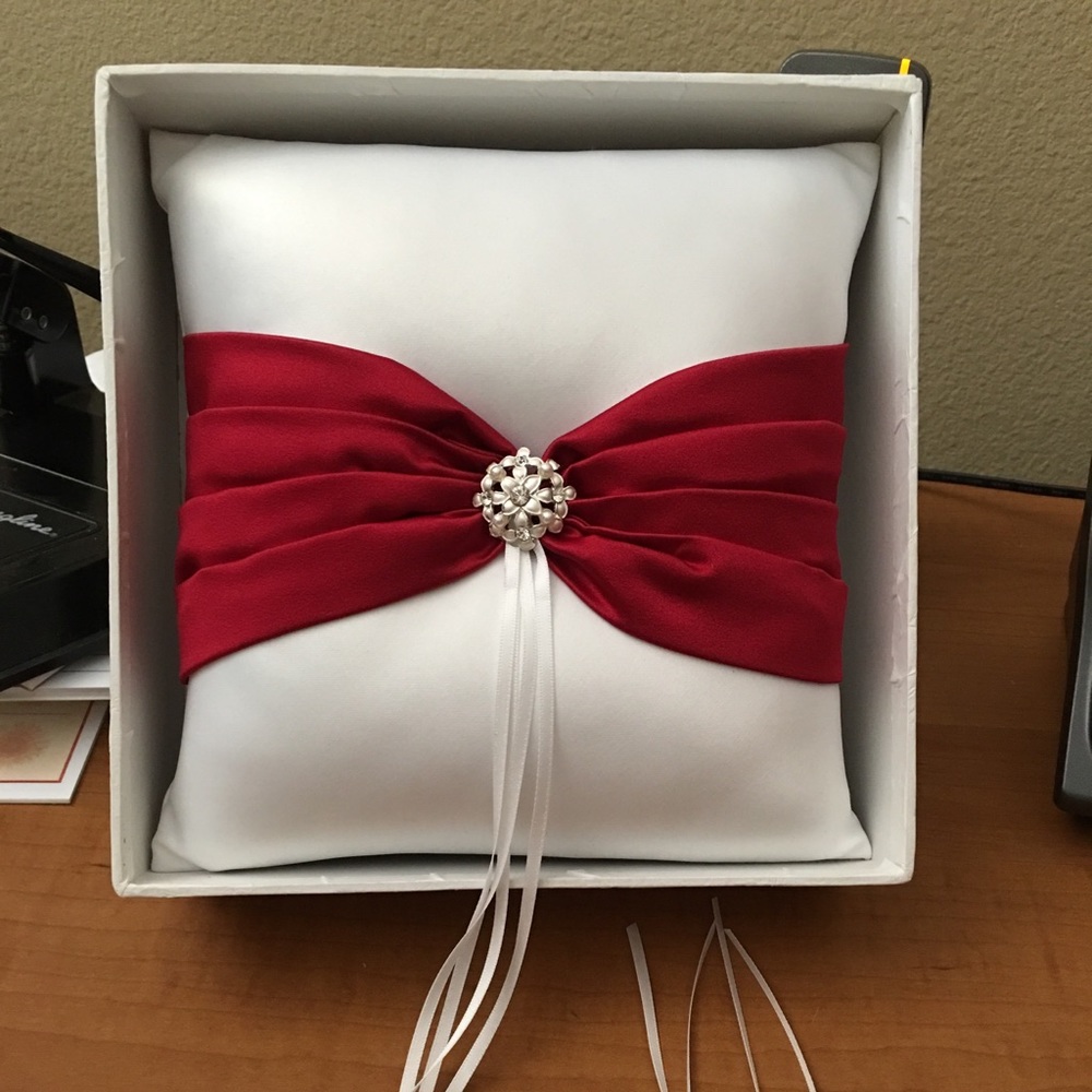 Ring pillow