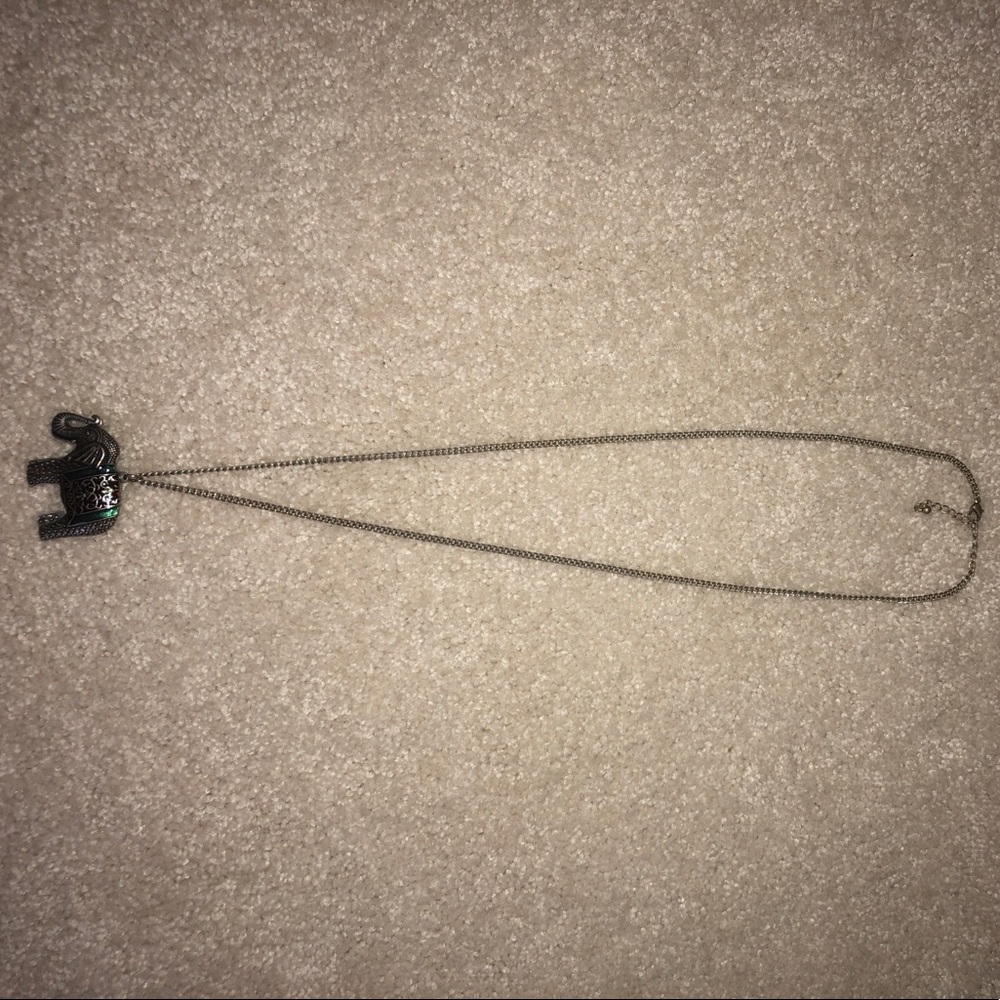 Aeropostale elephant necklace