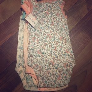 Baby girl 5 piece carters onesies. New with tags