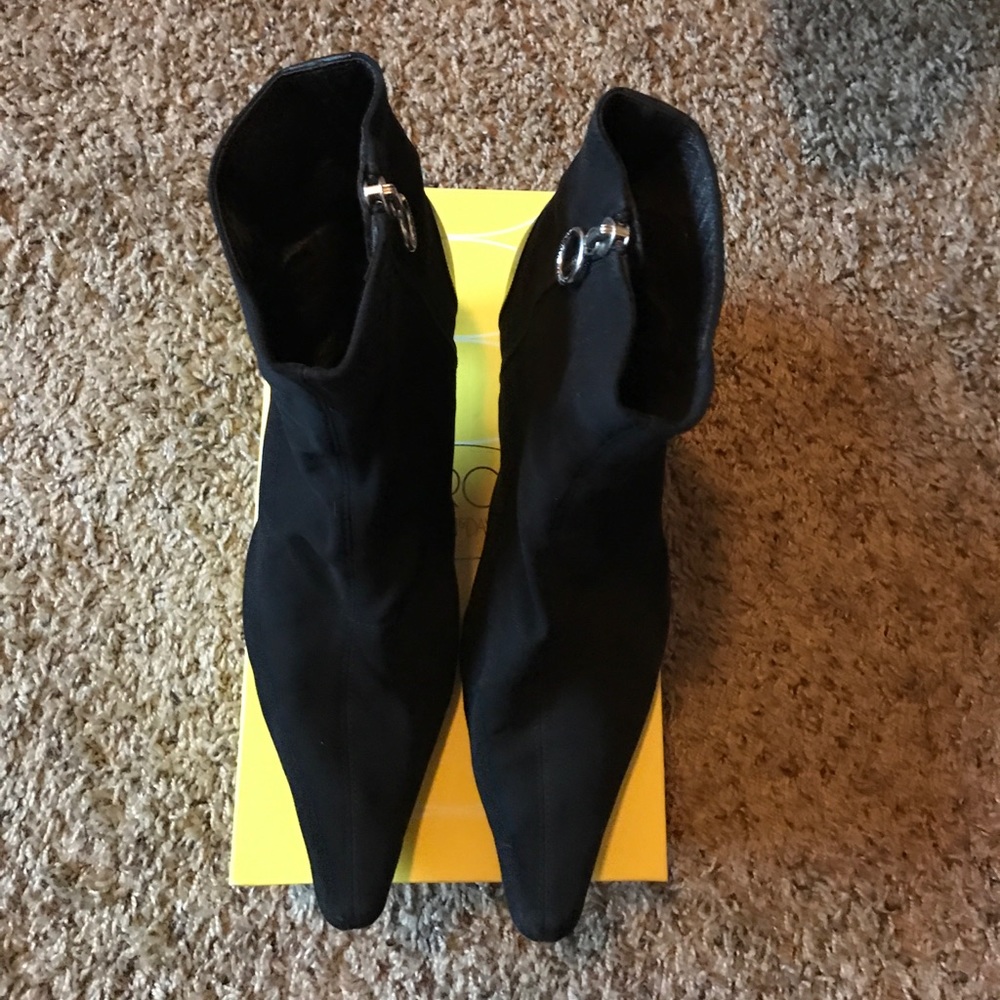 Donald J Pliner short stretch black bootie