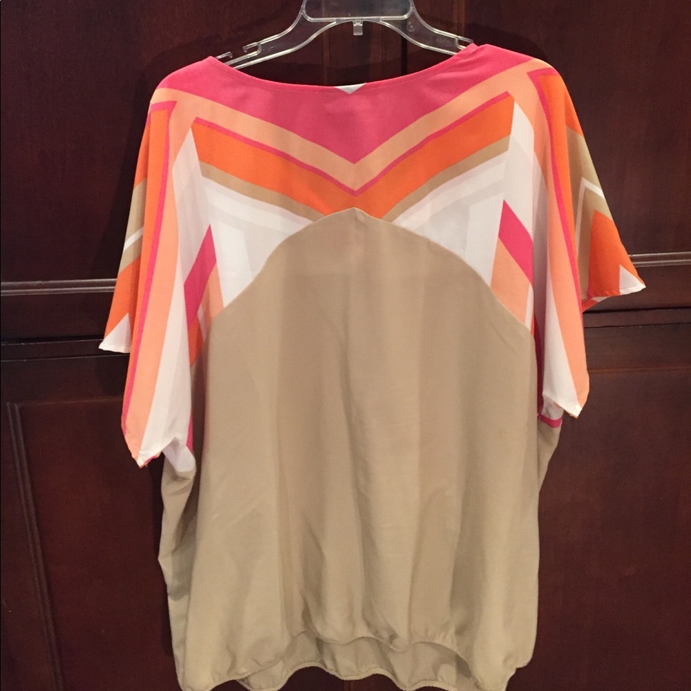 Color-block top - Picture 3 of 4