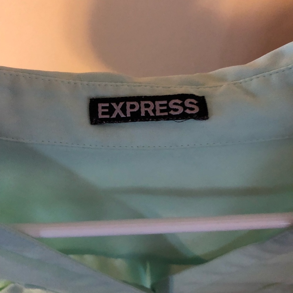Express button up - Picture 3 of 3
