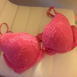 Very Sexy by Victoria's Secret pink lacy bra