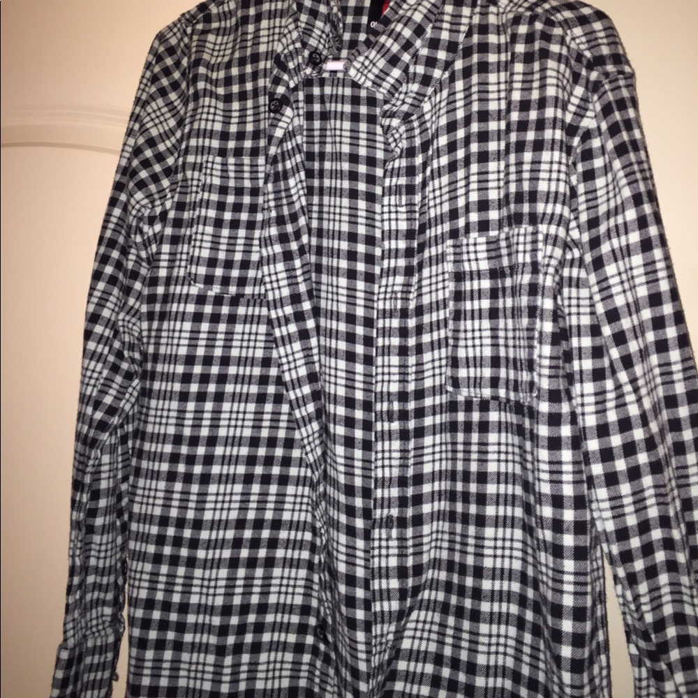 Quicksilver button up shirt black and white