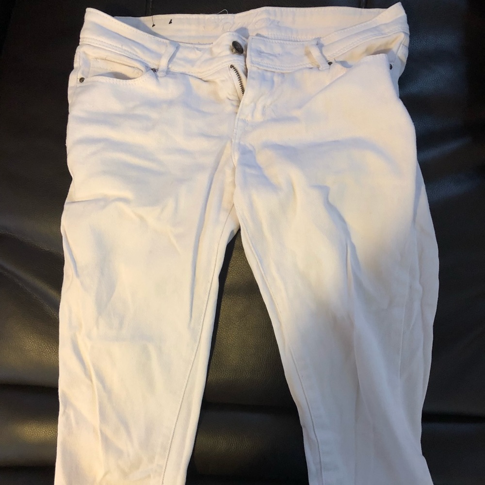 White cropped Delia’s