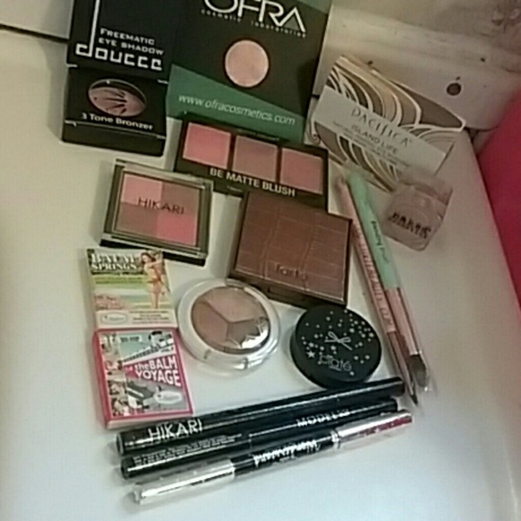 ipsy/birchbox - Picture 1 of 4