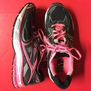 WORN ONCE BROOKS RAVENNA RUNNING SHOES