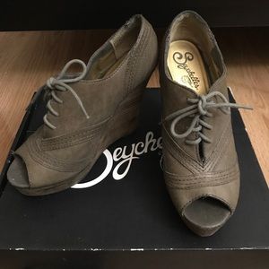 Seychelles - Grey heeled booties/wedges