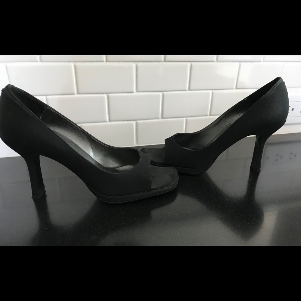 🛍Vintage 90’s Hype Cloth Black Peep Toe Heels