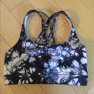 Lululemon bra size 4