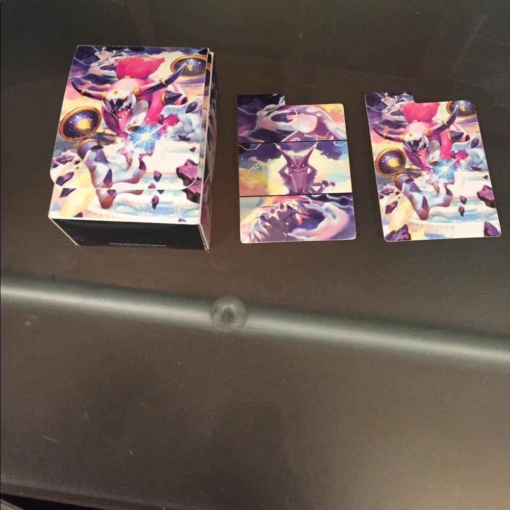 Pokémon Deck Box(FREE TOKEN INCLUDED)